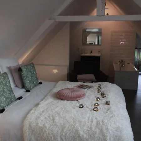 La Catiniere Bed & Breakfast 4*